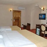 Dilek Kaya 3*