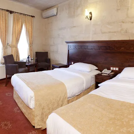 Dilek Kaya 4*