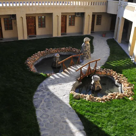 Dilek Kaya 3* 于尔居普