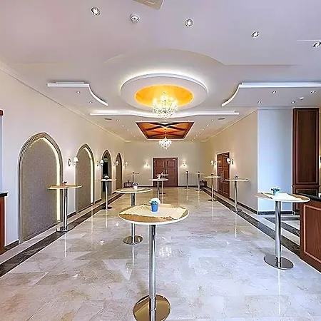 Dilek Kaya 4*